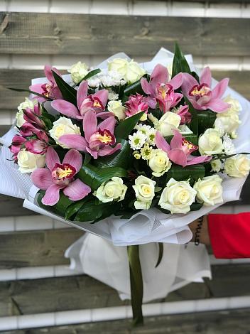 Букет цветов из: Розы и Хризантемы в Троицком Сахалинской области