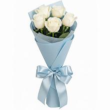 Букет 5 Белых роз Проуд в Троицком Сахалинской области