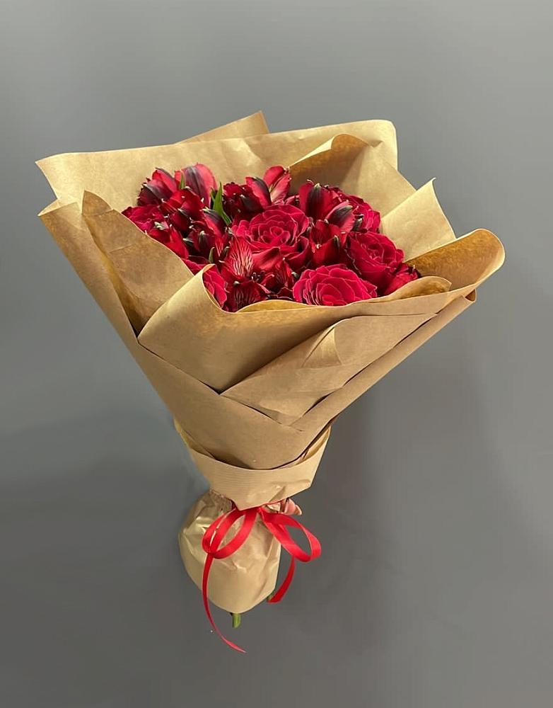 Букет цветов из: Альстромерии и Розы в Троицком Сахалинской области