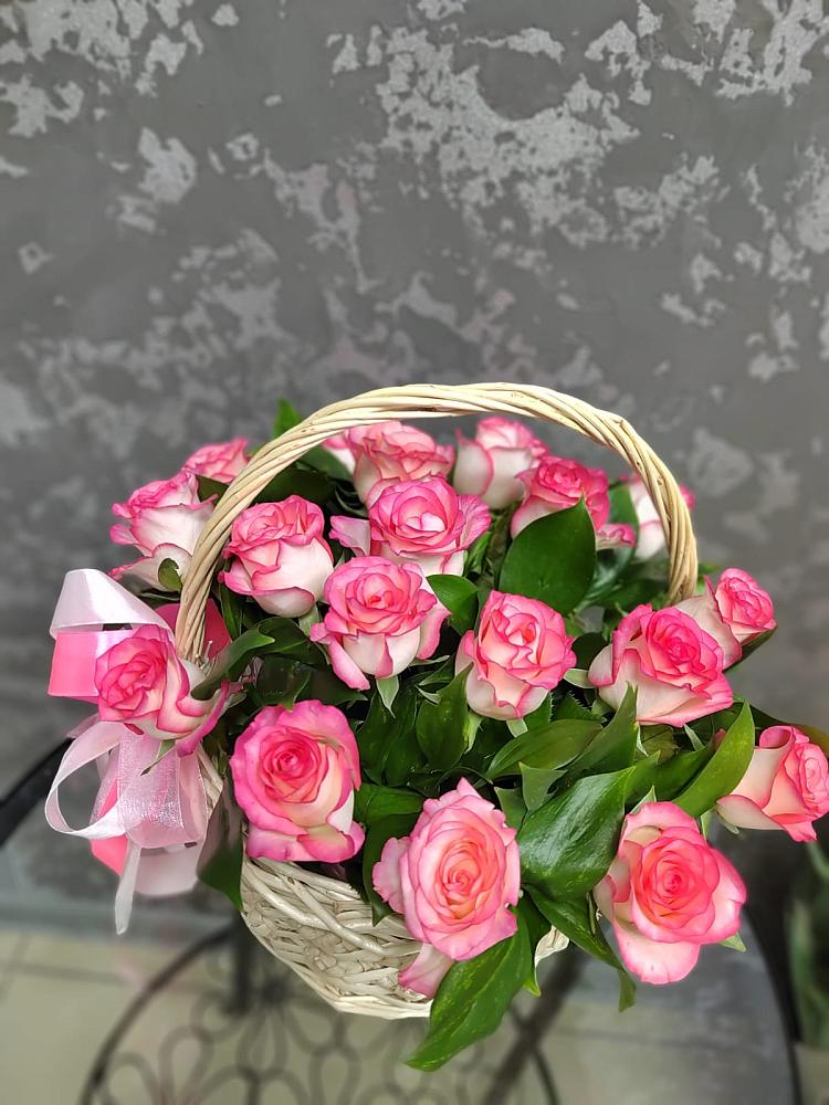 Цветочная композиция из Розы в корзине в Троицком Сахалинской области