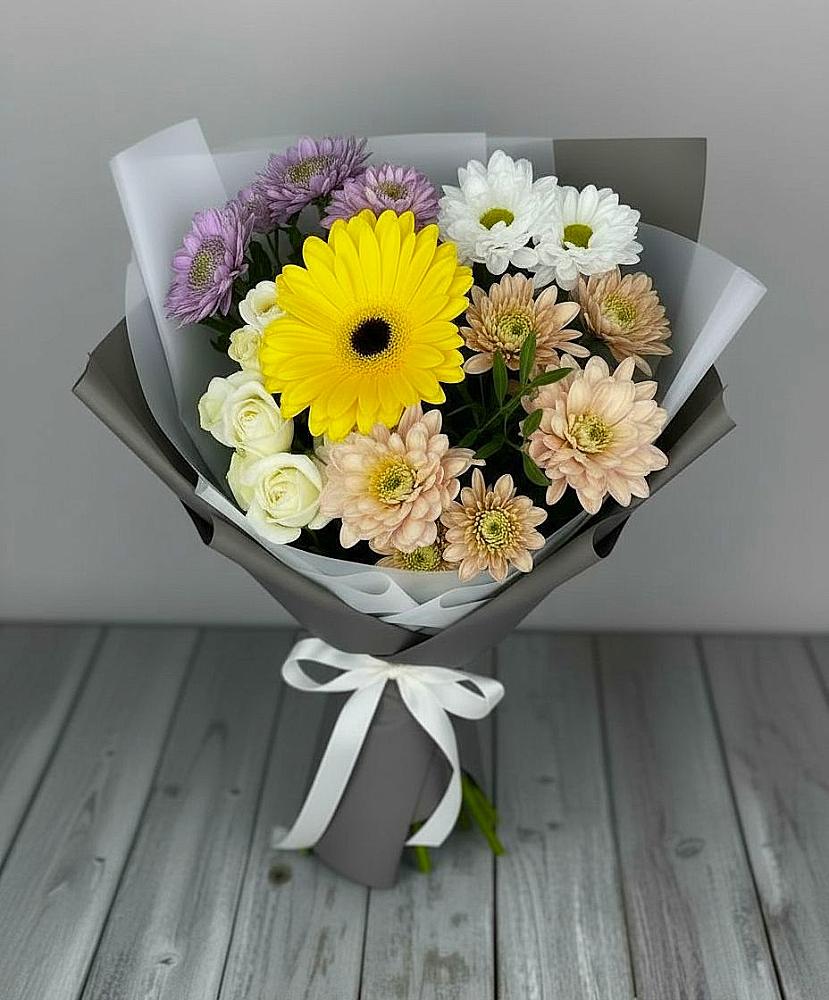 Букет цветов из: Розы, Герберы и Хризантемы в Троицком Сахалинской области