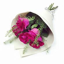 Букет цветов из:  Розы в Троицком Сахалинской области