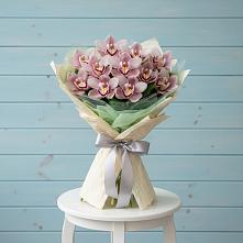 Букет цветов из:  Орхидеи и Розы в Троицком Сахалинской области