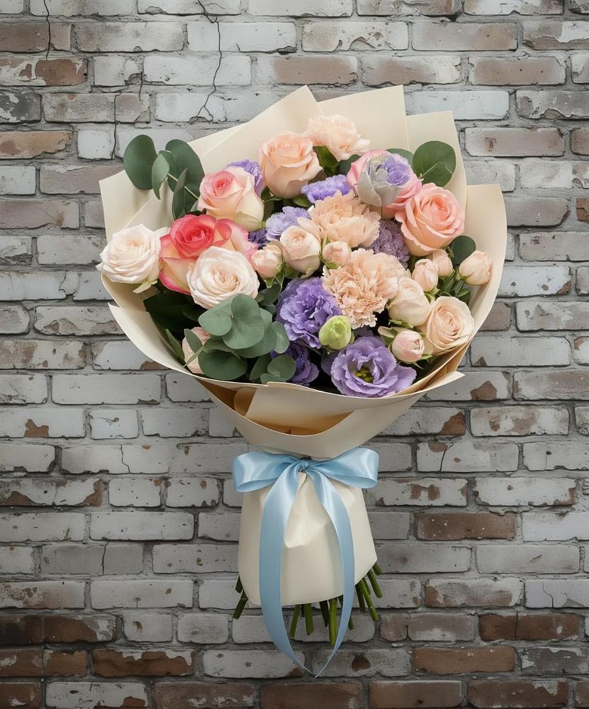 Букет цветов из: Розы, Лизиантусы и Гвоздики в Троицком Сахалинской области