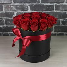 Цветочная композиция из Розы в шляпной коробке в Троицком Сахалинской области