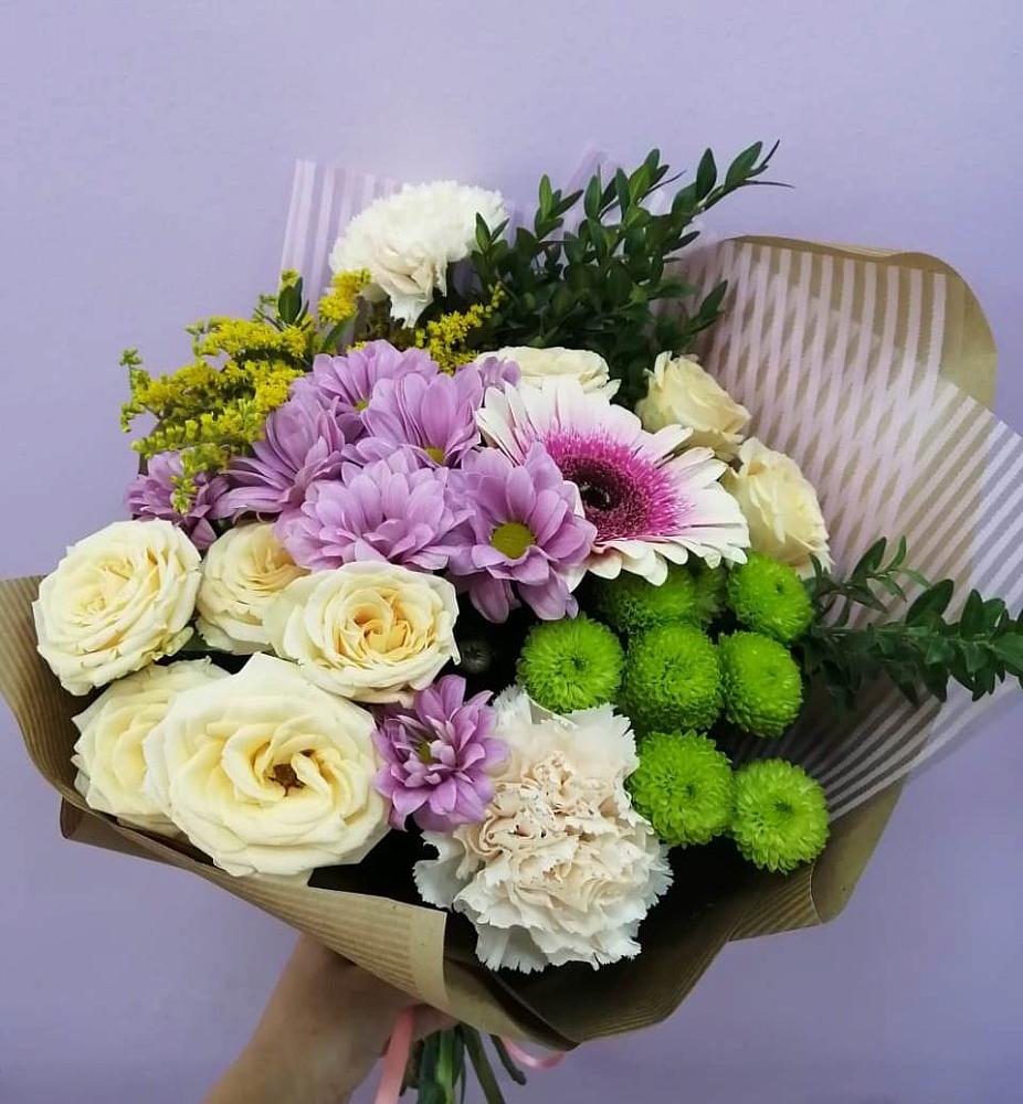 Букет цветов из: Хризантемы, Розы, Гвоздики и Герберы в Троицком Сахалинской области