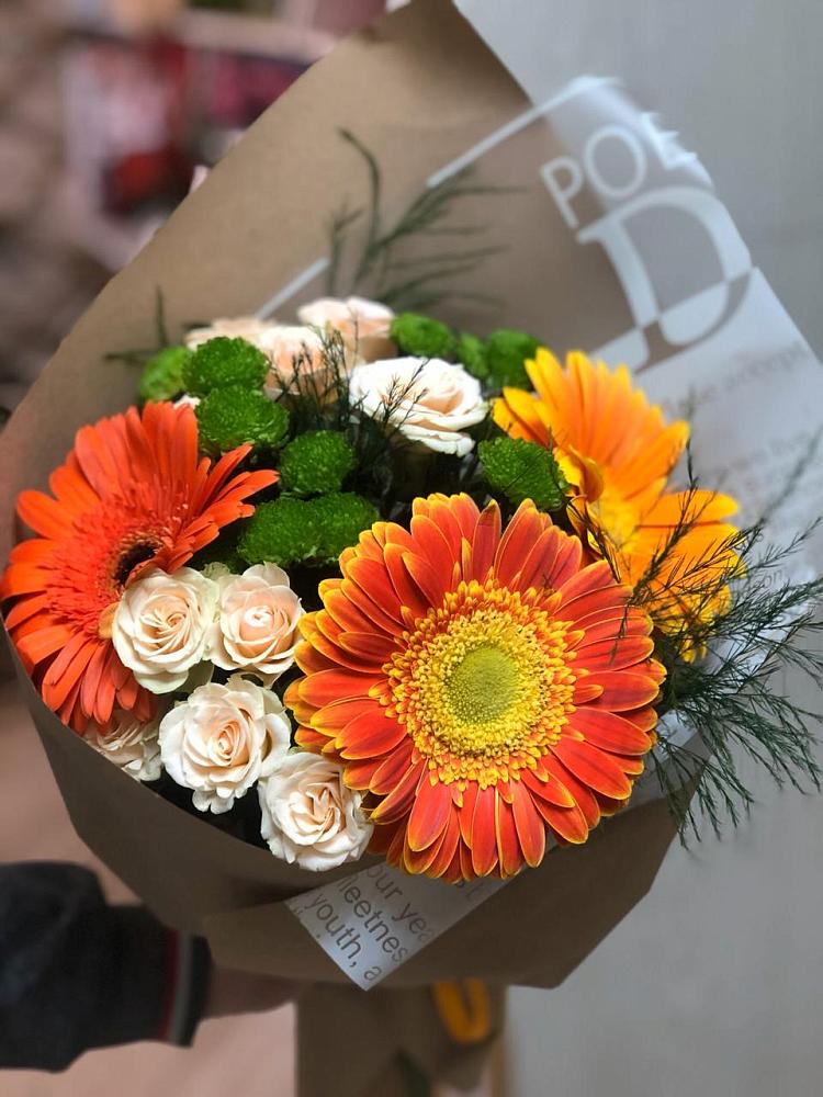 Букет цветов из: Герберы, Хризантемы и Розы в Троицком Сахалинской области
