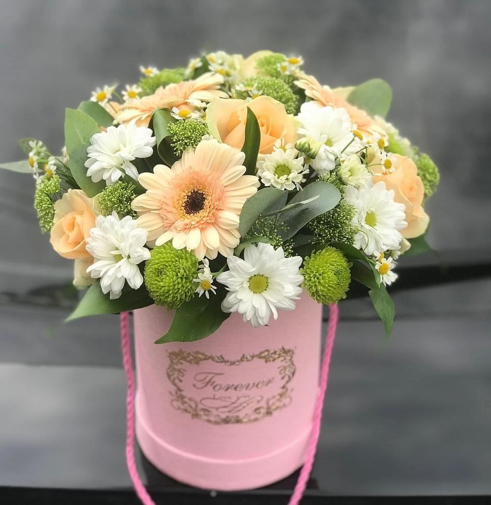 Цветочная композиция из Розы, Герберы и Хризантемы в шляпной коробке в Троицком Сахалинской области