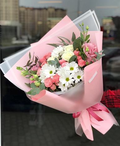Букет цветов из: Розы, Лизиантусы и Хризантемы в Троицком Сахалинской области