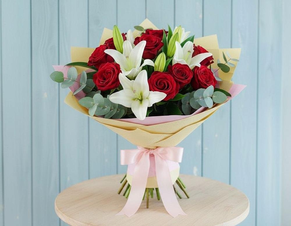 Букет цветов из: Лилии и Розы в Троицком Сахалинской области